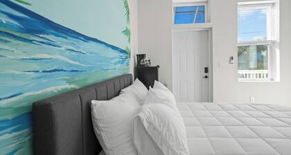 Villa Del Mare Unit 3 Queen Suite. Charming 1-bedroom,1 bath room.
