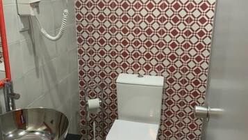 Twin Room, City View | Bathroom