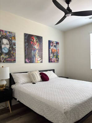 5 bedrooms, iron/ironing board, WiFi, bed sheets - Bella Paloma: Pool, Spa, Ping pong table and Fire pit (Indio)