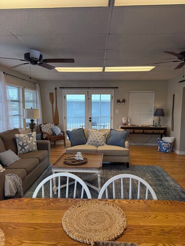 Shellfish House- Waterfront Canal Home w/ Boat Dock –  On Steinhatchee River