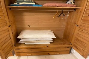 Interior - Apartment in the best location in Pitangueiras, Guarujá, pets allowed. (Guarujá)