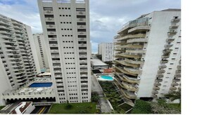 Exterior - Apartment in the best location in Pitangueiras, Guarujá, pets allowed. (Guarujá)