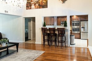Interior - Spacious 5-bedroom vacation house w/POOL on GOLFCOURSE, by Airport (San Antonio)