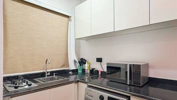 Family Apartment, Balcony, City View | Private kitchen