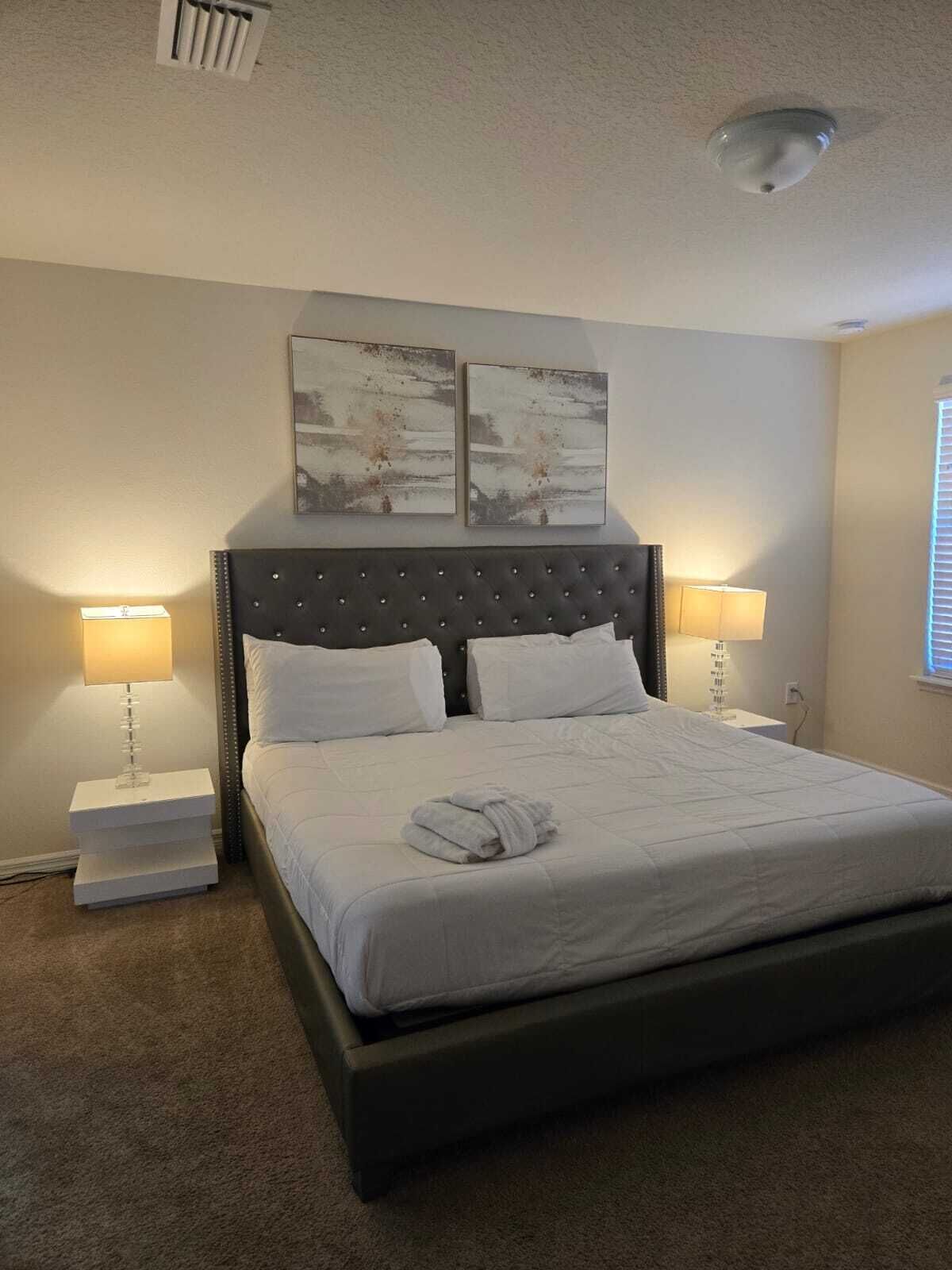 5 bedrooms, iron/ironing board, WiFi, bed sheets