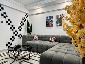 Living area - Modern 1BR in Westlands near GTC, Sarit, JW Marriott & Villa Rosa Kempinski (Nairobi)