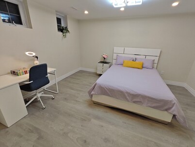 Newly renovated stylish 3B3B basement suite with full kitchen