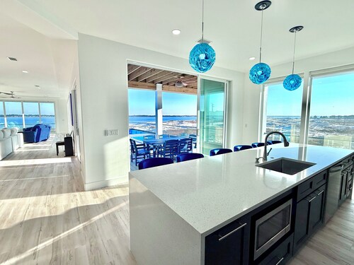NEW Home SPECIAL! Unique location & home! Beach!2 Pools, Mooring, top rated host