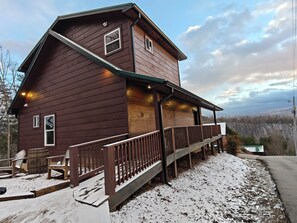 House - Shine Time Smoky Mtn Cabin Views 2BR (Sevierville)