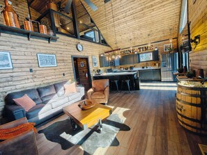 House - Shine Time Smoky Mtn Cabin Views 2BR (Sevierville)
