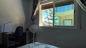 5 bedrooms, in-room safe, desk, iron/ironing board