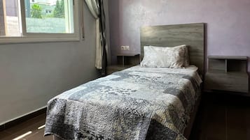 5 bedrooms, desk, iron/ironing board, free WiFi