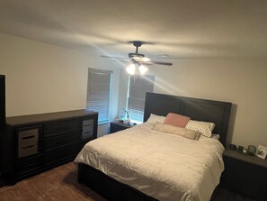 3 bedrooms, WiFi, bed sheets - Charming, Clean, and Cozy 3-bedroom house in Wagoner (Wagoner)