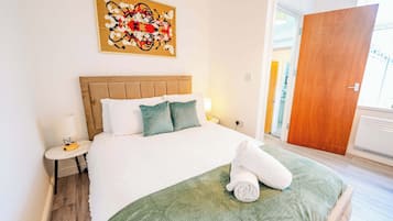 Bureau, fer et planche Ă repasser, Wi-Fi, draps fournis