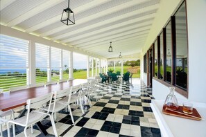 Outdoor dining - Villa de Marion - Luxury and calm at Le Lorrain (Le Lorrain)