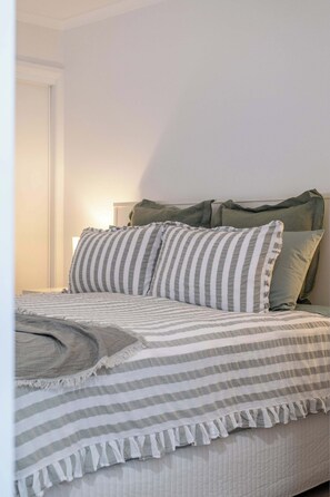 2 chambres, fer et planche à repasser, lit parapluie, Wi-Fi gratuit