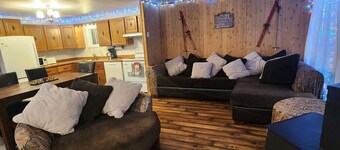 Upper Floor - Mont-Video