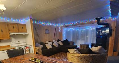 Upper Floor - Mont-Video