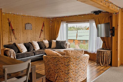 Upper Floor - Mont-Video