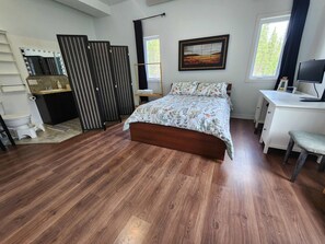 3 chambres, bureau, fer et planche Ă repasser, accĂšs Internet