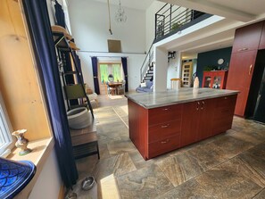 TV, fireplace, offices