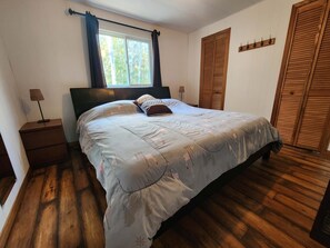 7 habitaciones, tabla de planchar con plancha, wifi y ropa de cama 