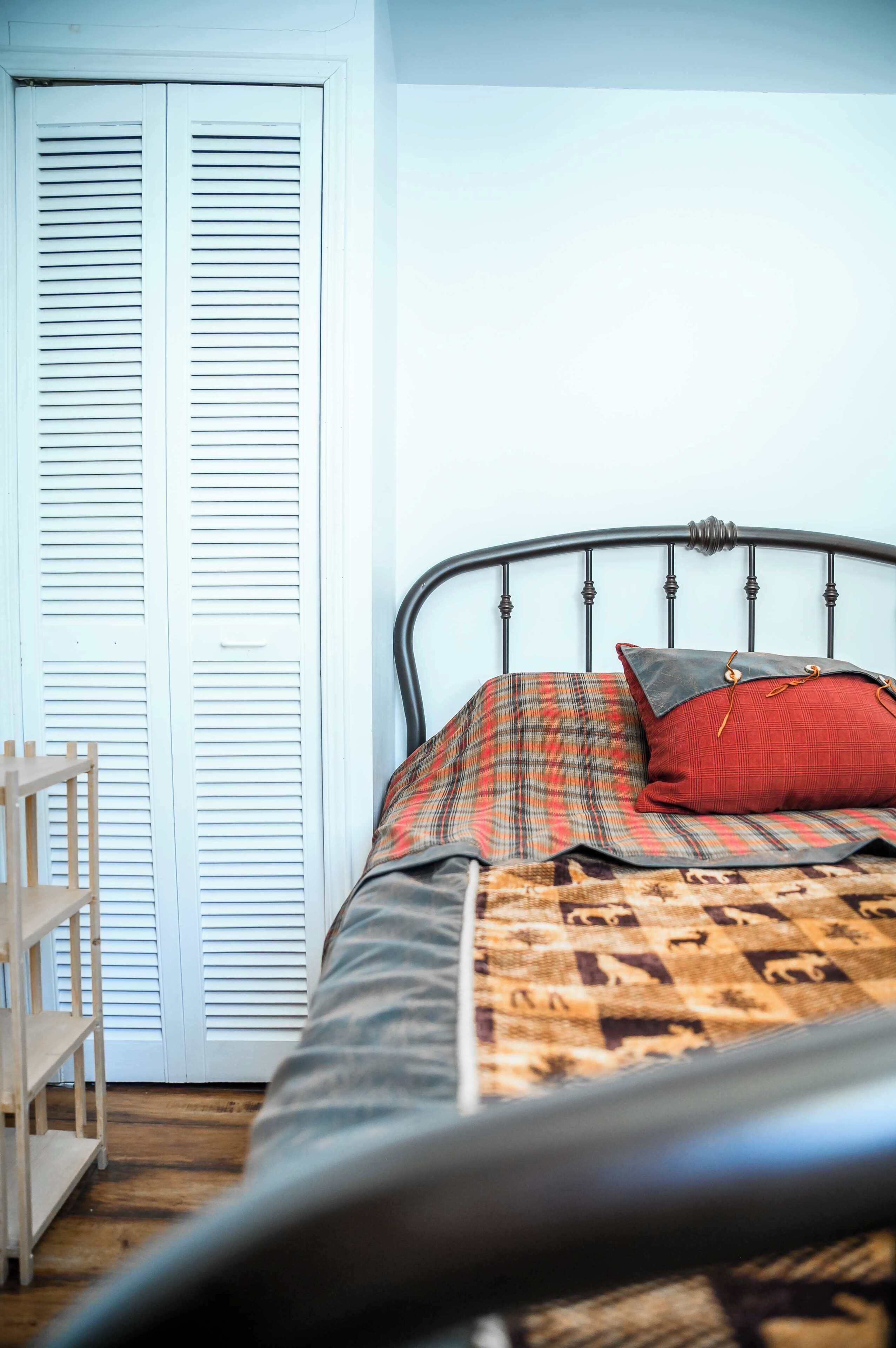 7 habitaciones, tabla de planchar con plancha, wifi y ropa de cama 