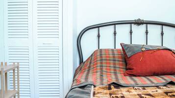 7 habitaciones, tabla de planchar con plancha, wifi y ropa de cama