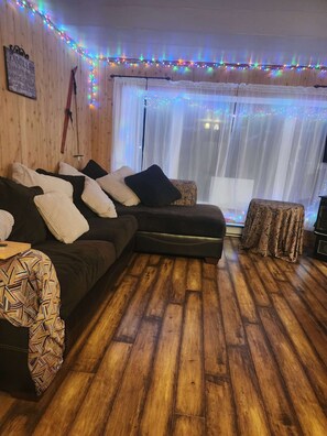 Televisión y oficina 