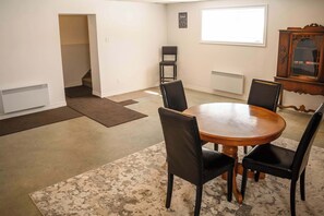Dining - Lower Floor - Mont-Video (Barraute)