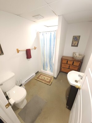 Bruser, hårtørrer, håndklæder