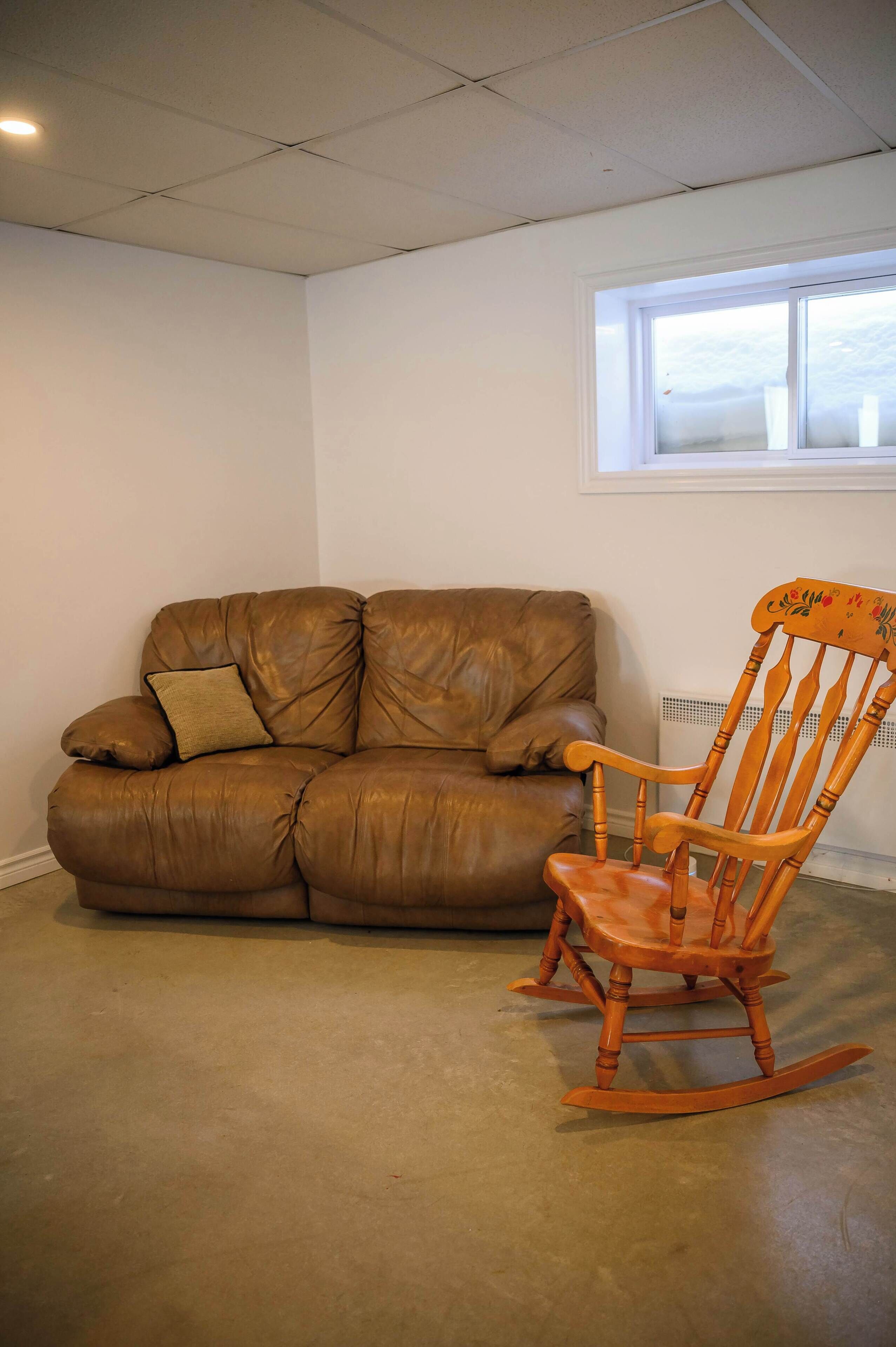 Televisión y oficina 