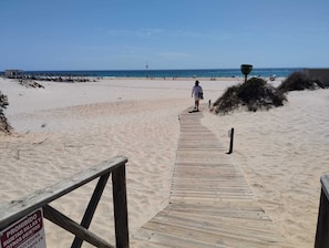 Beach - Solidarity and sustainable cabins next to the sea in Cádiz (Chiclana de la Frontera)