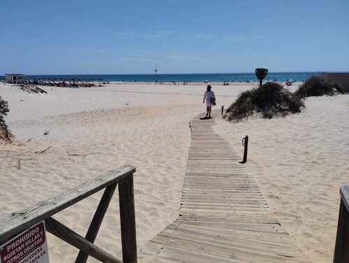 Solidarity and sustainable cabins next to the sea in Cádiz