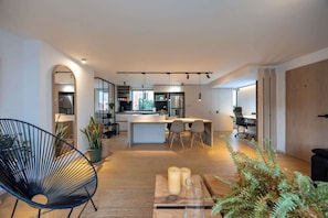 Interior - Avignon 407 · |EP| Bright Apt wBalcony, Workspace&Prime Location (Medellín)