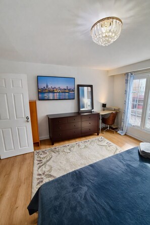 1 bedroom, iron/ironing board, Internet, bed sheets - Private Room w/ private Ensuite| Shared Home-Yonge &Steeles (Toronto)