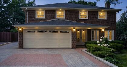 Private Room w/ private Ensuite| Shared Home-Yonge &Steeles