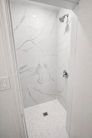 Shower, hair dryer, soap, toilet paper - Private Room w/ private Ensuite| Shared Home-Yonge &Steeles (Toronto)