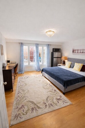 1 bedroom, iron/ironing board, internet, bed sheets