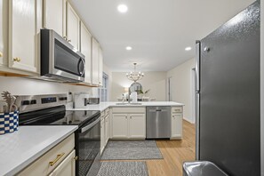 Microwave, oven, stovetop, dishwasher - Executive 4BR Home l Monthly Stay Near Richmond l Garage & Office (North Chesterfield)