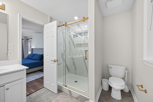 Executive 4BR Home l Monthly Stay Near Richmond l Garage & Office