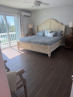 4 habitaciones, tabla de planchar con plancha, wifi y ropa de cama