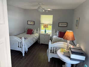 4 室のベッドルーム、アイロン / アイロン台、WiFi、ベッドシーツ