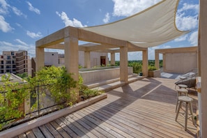 Terrace/patio - Corasol: Contemporary Comfort with Terrace View (Playa del Carmen)