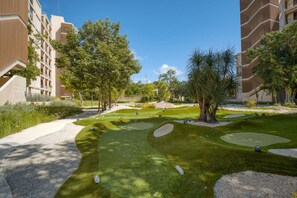 Golf - Corasol: Contemporary Comfort with Terrace View (Playa del Carmen)