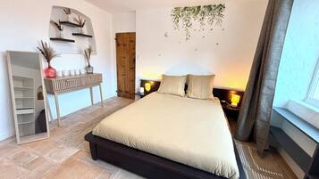 Fer et planche Ă repasser, Wi-Fi, draps fournis