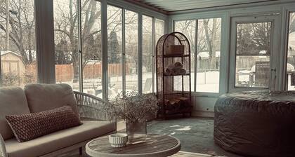 King suite + Hot Tub near the Greene