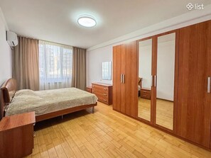 2 bedrooms, iron/ironing board, WiFi - Modern 2BR Apartment Near Northern Ave․ AC in All Rooms, Fast WiFi (Yerevan)