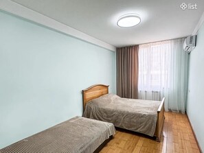 2 makuuhuonetta, silitysrauta/-lauta, Wi-Fi