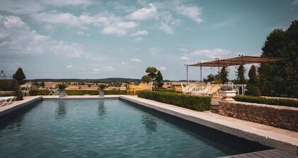 House with swimming pool 5 bedrooms 10 persons